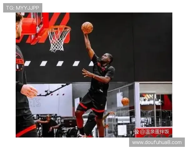 乌度卡称卡佩拉可胜任传统中锋角色与申京联手打造双塔阵容