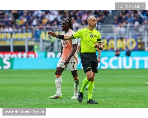 前裁判解析比塞克未被红牌处罚原因与苏契奇回防的关键因素